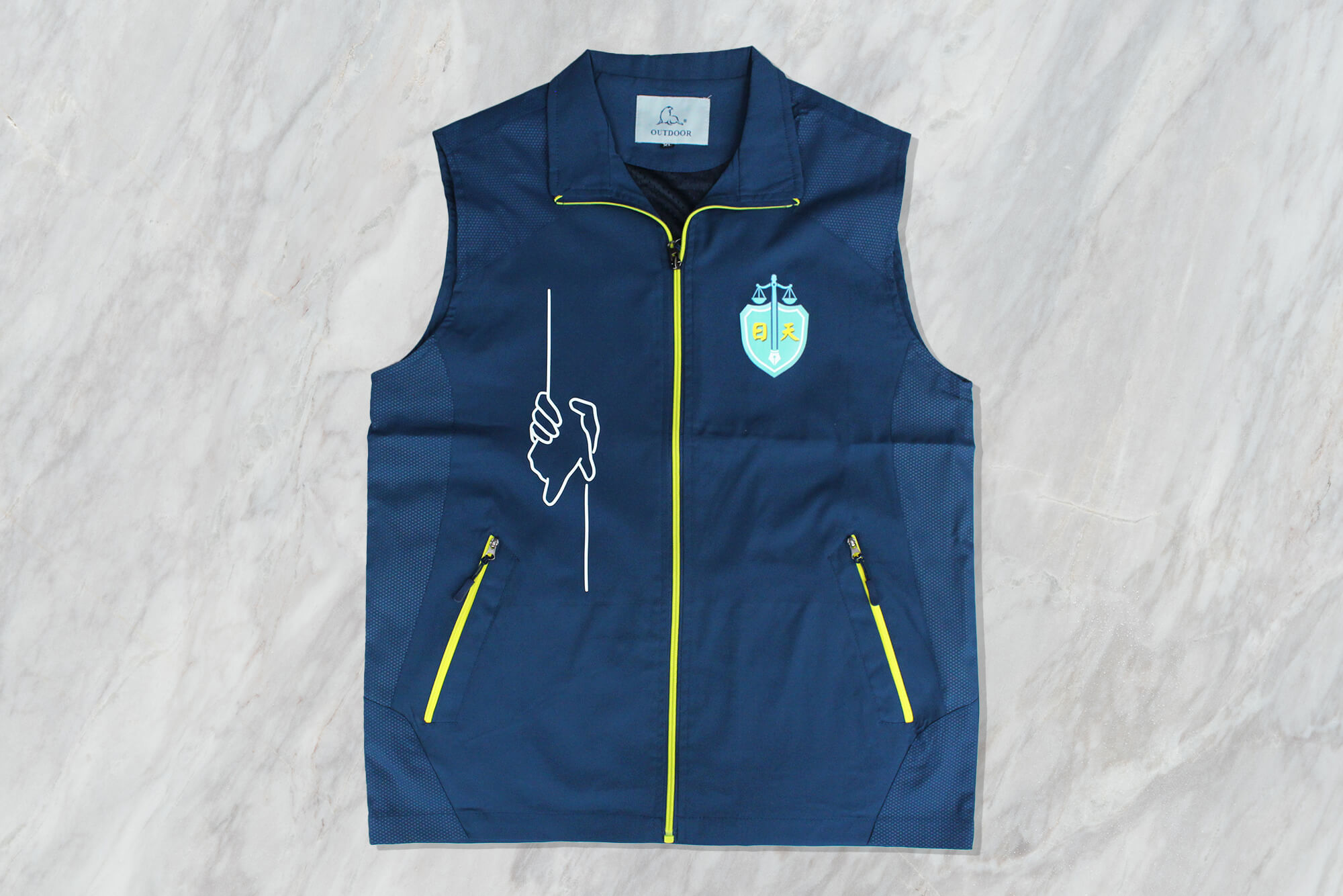 客製化服務背心外套｜日天不動產聯合事務所